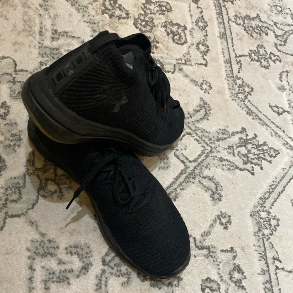 Men’s under armour sneaker